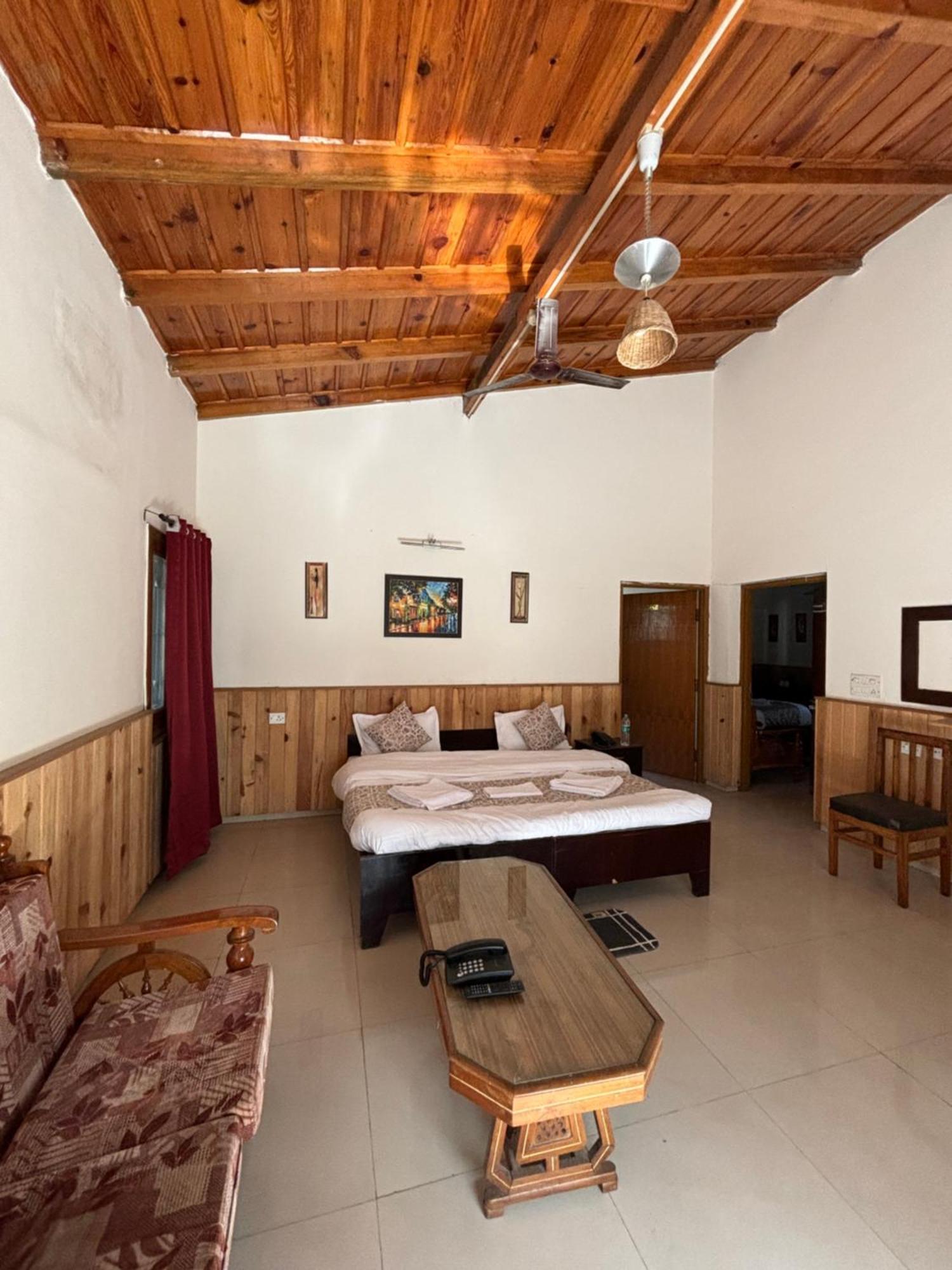 Ivy The Boutique Hotel Near Neem Karoli Temple Найнитал Экстерьер фото