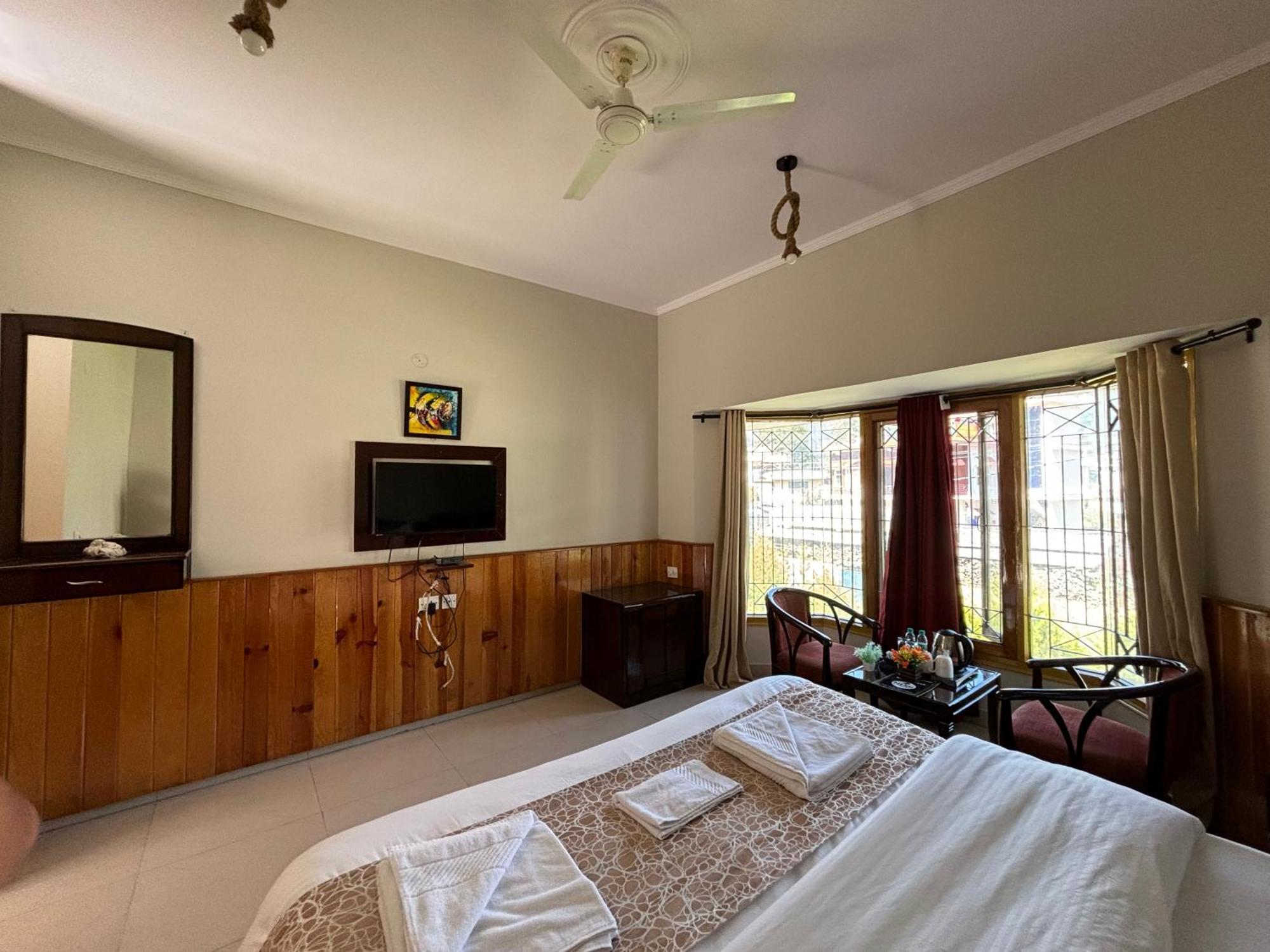 Ivy The Boutique Hotel Near Neem Karoli Temple Найнитал Экстерьер фото
