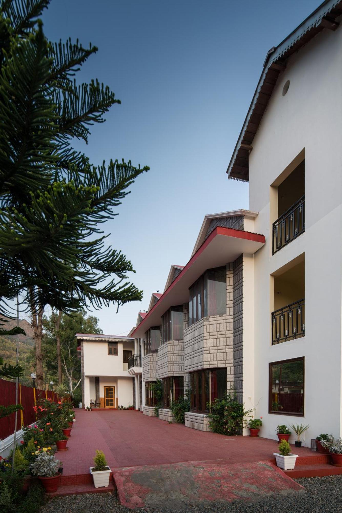 Ivy The Boutique Hotel Near Neem Karoli Temple Найнитал Экстерьер фото