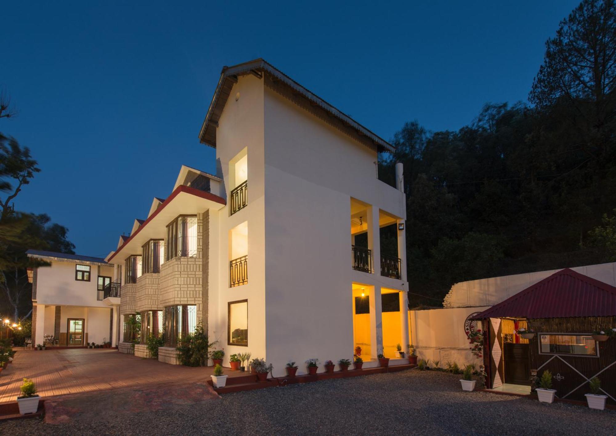 Ivy The Boutique Hotel Near Neem Karoli Temple Найнитал Экстерьер фото